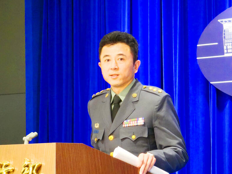 国防大学吹捧无人机和网络活动的好处