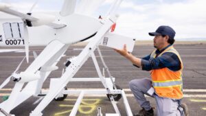 亚马逊在软件更新后恢复在测试市场的 Prime Air 无人机交付
