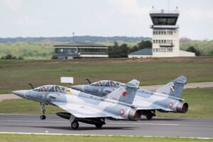 法国通过大规模部署 Mirage 2000 战斗机重新点燃冷战时代的演习