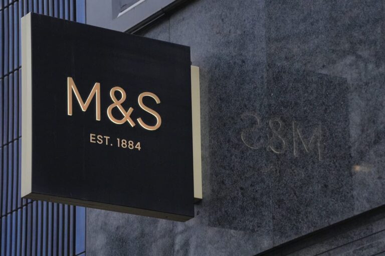 M&S 在网络攻击后暂停所有在线订单