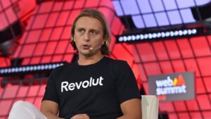 涟漪希望英国金融科技公司 Revolut 透露谁收买了 Deel 所谓的“间谍”