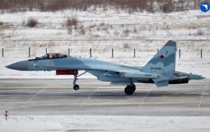 俄罗斯空军不顾西方制裁接收首架 Su-35S 4++ 代战斗机