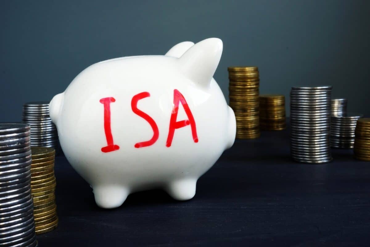 1 只 AI 成长股下跌 37%，我正在考虑我的股票和股票 ISA