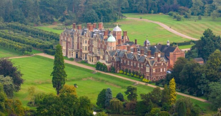 在神秘无人机目击事件后，King’s Sandringham 的家上空设立了禁飞区