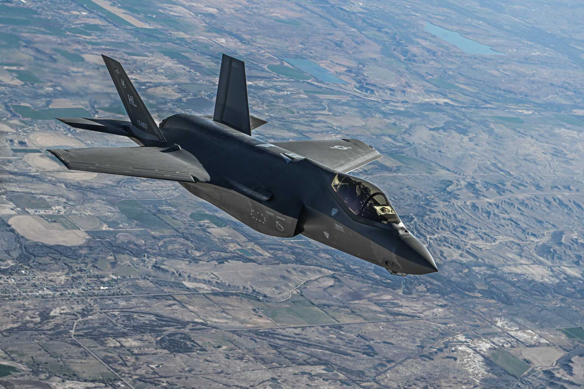 独家：洛克希德·马丁公司准备将下一代战斗机 NGAD 技术集成到 F-35 和 F-22 中