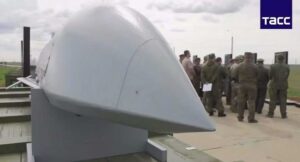 俄罗斯在关键军事试验场展示类似于美国制造的 AGM-158 JASSM 的新型神秘巡航导弹