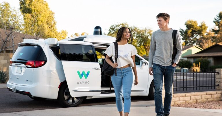 Waymo 面临有关使用车载摄像头进行 AI 训练和广告定位的质疑