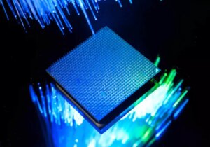 英特尔展示在 Core Ultra 200HX 上运行的游戏内 AI 助手