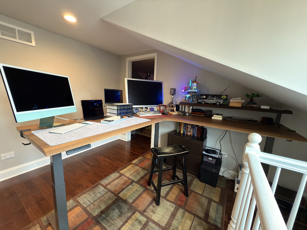 Vari L 形电动站立式办公桌评测 – 如此多的活动空间