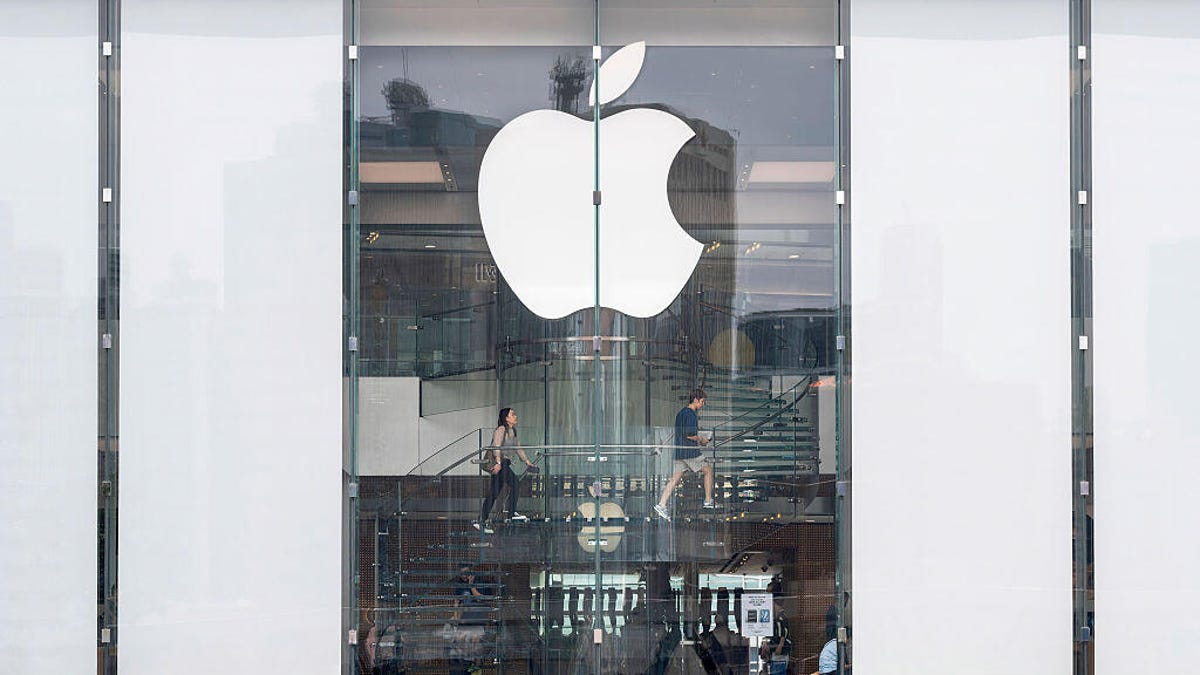 Apple 可折叠 iPhone 可能在屏幕上嵌入了 Face ID