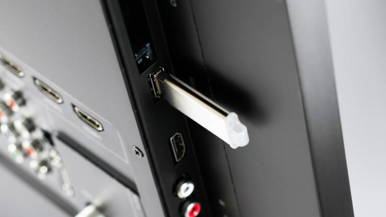 电视的 USB 端口有一个未充分利用的好处，可以刷新旧系统 – 方法如下