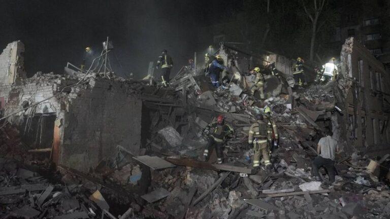 敌人对基辅的导弹和无人机袭击造成的死亡人数上升到 9 人 – 紧急服务