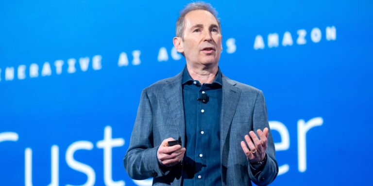 面临关税不确定性的亚马逊卖家正在呼吁其购买按钮政策