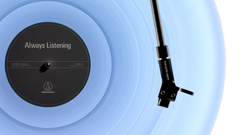 Audio-Technica 的新型发光浮动转盘既酷又严格限量版