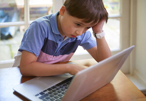 AI 通过视网膜成像高精度识别 ADHD：研究