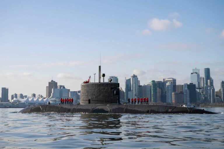 加拿大海军宣布维多利亚级潜艇 HMCS Corner Brook 已准备好进行印太部署