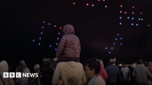 计划在解放日举办无人机灯光秀