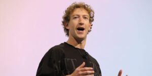 马克·扎克伯格 （Mark Zuckerberg） 对 Snapchat 拒绝他的收购提议感到不满