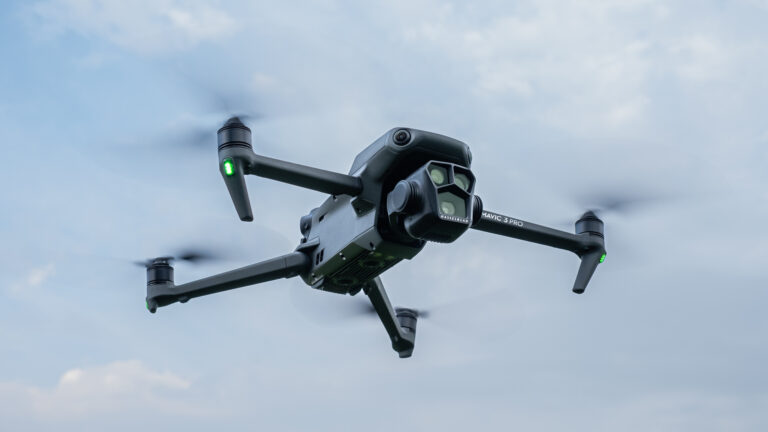 新泄露的 DJI Mavic 4 Pro 图片可能已经完整揭示了这款高端无人机的设计