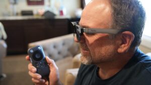 这些 XR 眼镜为我提供了一个 200 英寸的屏幕 - 它们非常值得