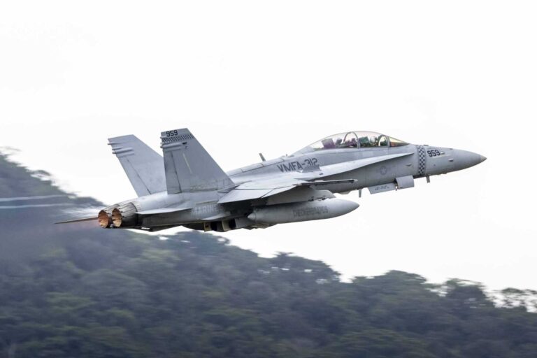 独家：美国海军陆战队 VMFA-312 在巴拿马进行每日 F/A-18C 战斗机行动