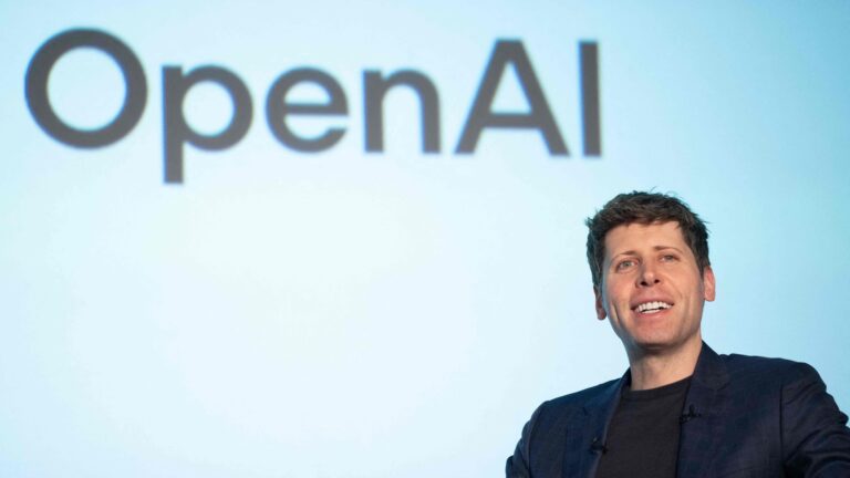 OpenAI 完成软银 400 亿美元融资，估值达到 3000 亿美元