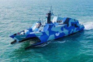 中国在南海部署隐形 22 型导弹艇对付美国驱逐舰
