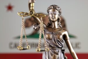 法官对 NSO Group 驳回萨尔瓦多记者案件的论点持怀疑态度