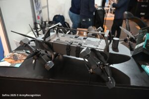 Aerix Systems 推出具有独特全向能力的 AXS μ1 无人机，可从任何角度与目标交战