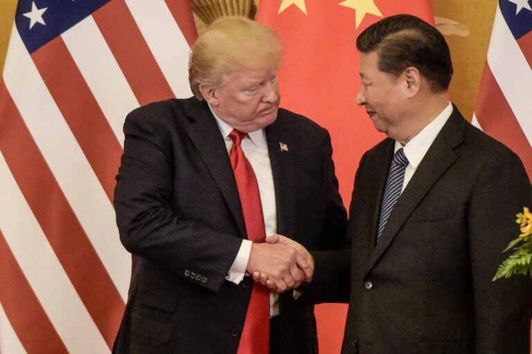 中国停止关键的稀土出口，特朗普调侃新关税