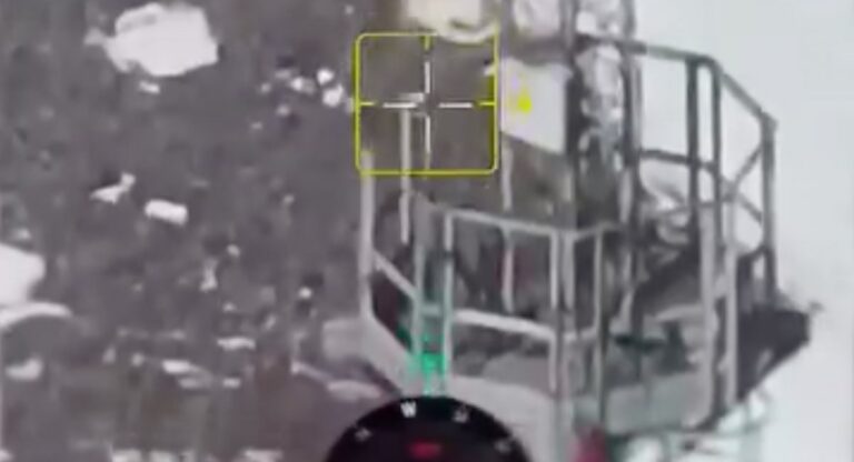 复仇女神团摧毁卡霍夫卡水库附近的俄罗斯无人机控制点（视频）