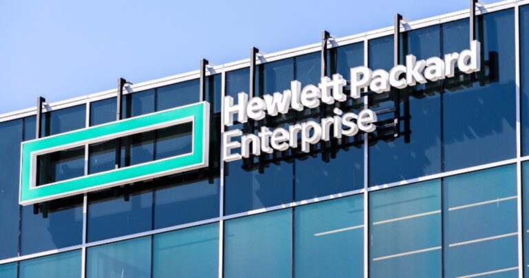 HPE 为 Aruba Central 配备了 VPC 和 AI 驱动的可观察性工具