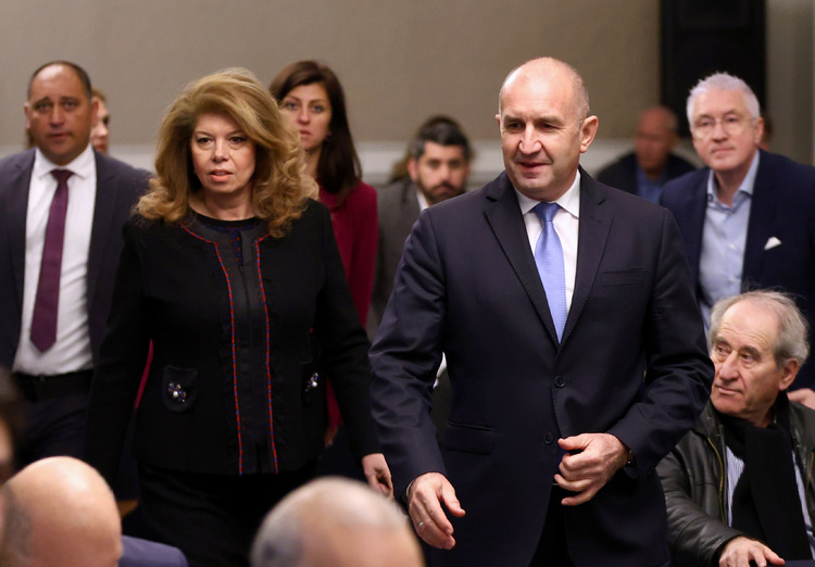 副总裁 Iotova：建造超级工厂的想法可以团结保加利亚人，造福国家