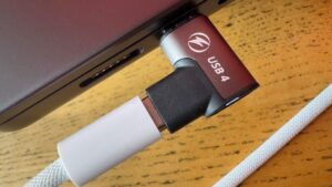 我一直以来最喜欢的 USB-C 配件刚刚进行了磁性升级