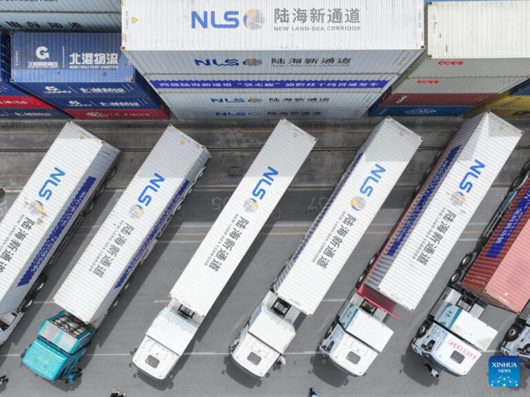 中国首条跨区域氢能重型卡车路线