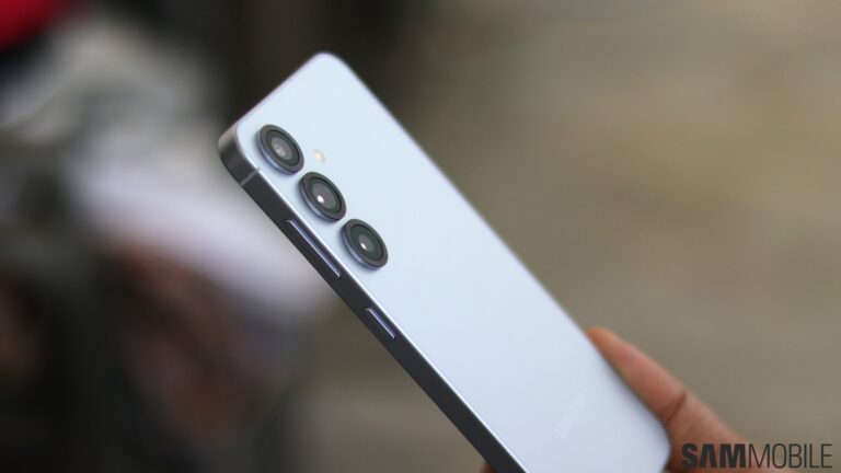 此 Galaxy S25 变体获得 8 个主要的 Android 操作系统更新