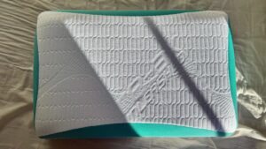 REM-Fit Cool Gel Pillow 评测：金发姑娘的泡沫枕头
