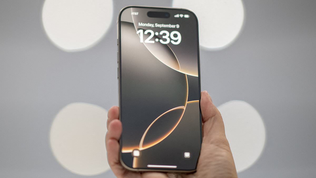 特朗普关税后新 iPhone 的惊人价格