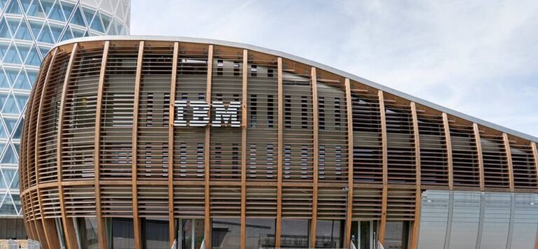 IBM 订购美国销售人员以查找客户或办事处附近