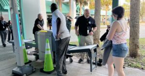 Volusia County Schools 测试 AI 以筛查学生身上的武器
