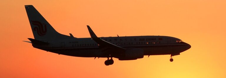 阿尔及利亚、马里在无人机被击落后禁止空中交通
