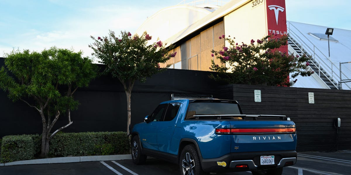 “#ByeTesla”：人们正在发布他们用特斯拉换购泰勒·斯威夫特 （Taylor Swift） 歌曲的视频