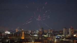 俄罗斯表示国防单位在一夜之间摧毁了 52 架乌克兰无人机