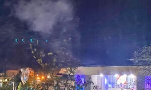 据报道，俄罗斯军用机场成为大规模无人机袭击的目标
