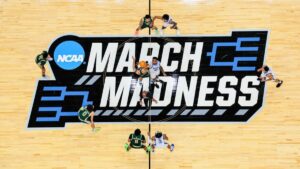 我让 AI 参加我的 March Madness 对阵表，现在我在四强之前领先我的团队