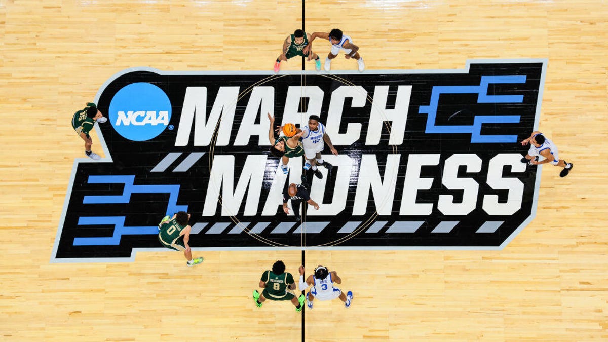 我让 AI 参加我的 March Madness 对阵表，现在我在四强之前领先我的团队
