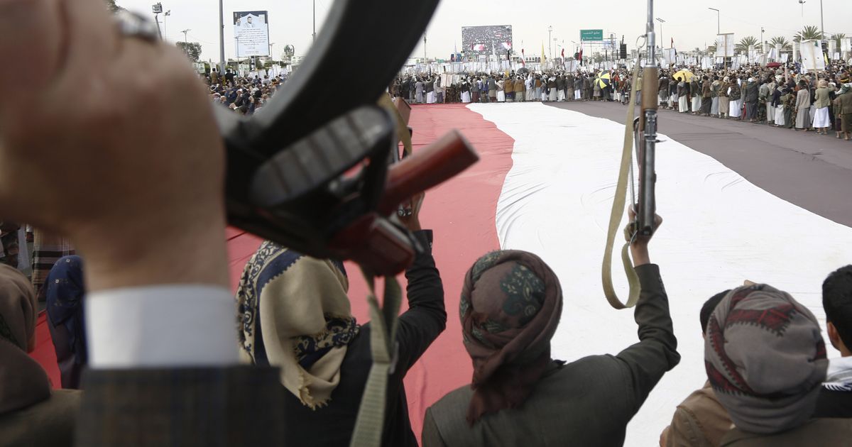 美国对胡塞武装的猛攻造成 7 人死亡，同时为可能对伊朗的行动做准备