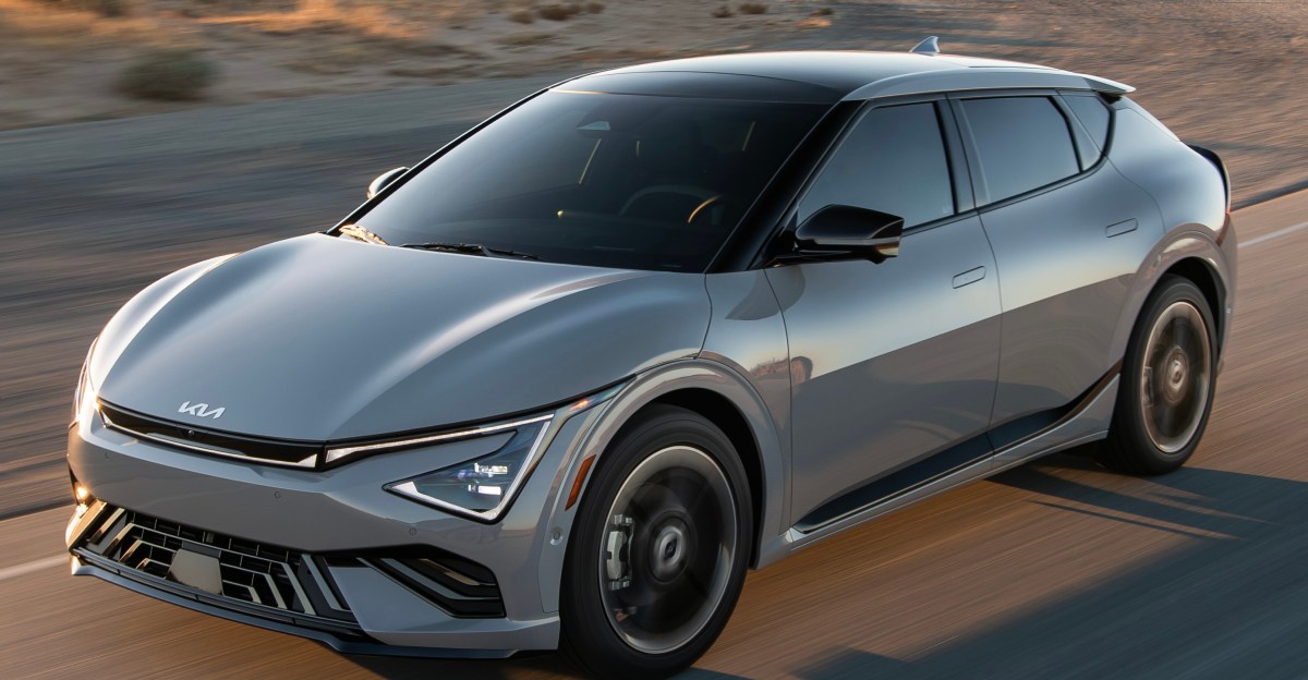 起亚 6 年的改款 EV2025 价格略高