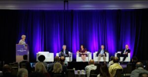 使用 2025 年 HIMSS AI in Healthcare 论坛中的工具将 AI 应用于整个护理连续体