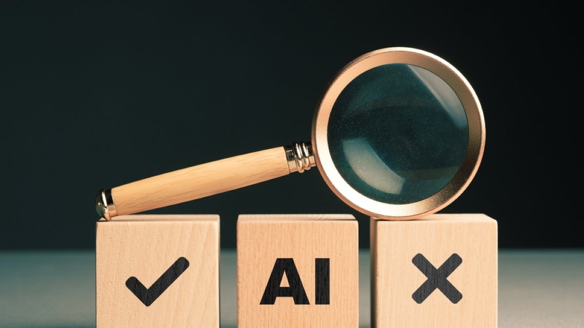 AI 的奉承和支持如何掩盖隐藏的风险